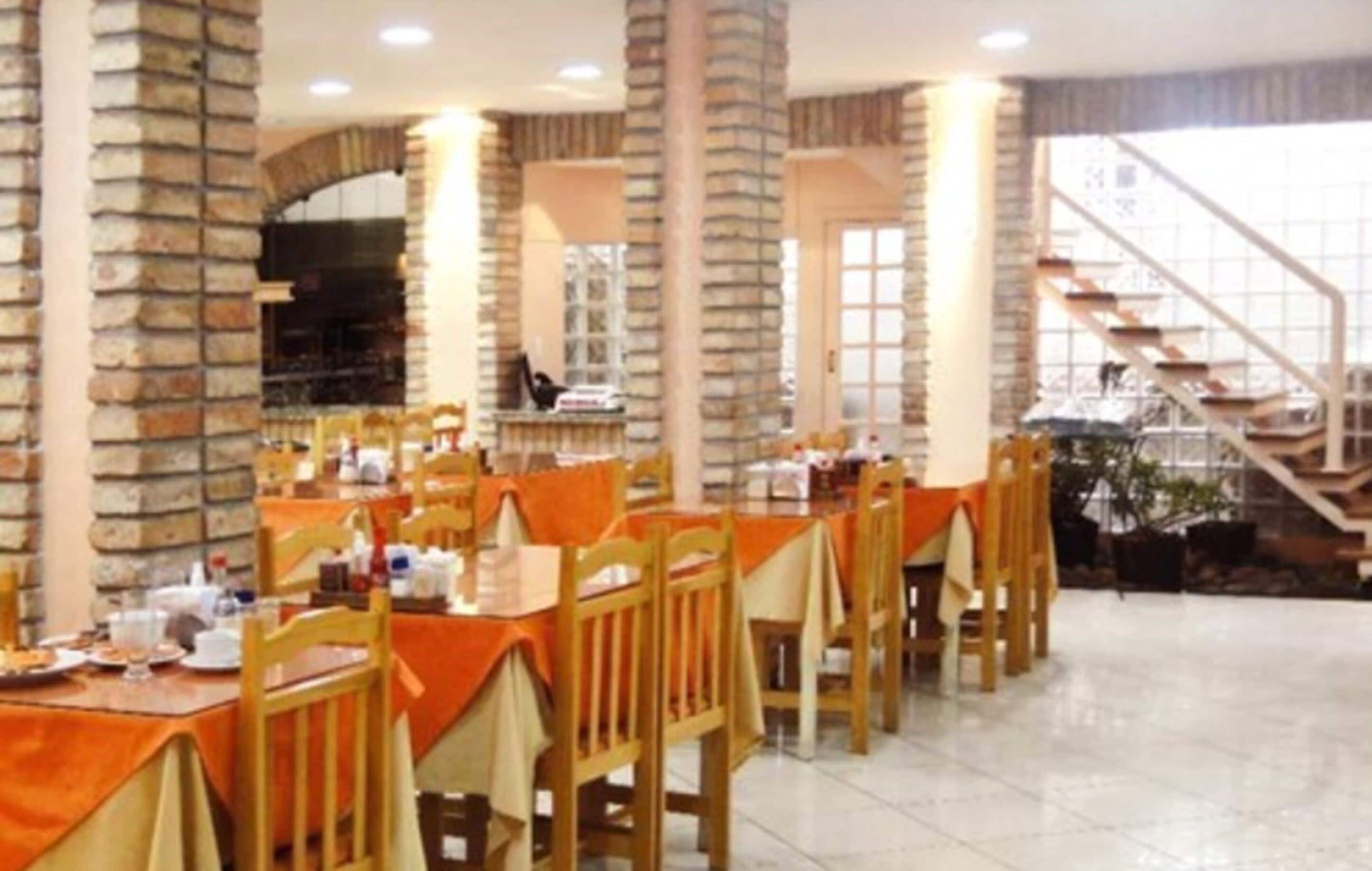 breakfast, lunch and dinner served