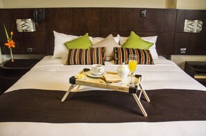 Executive Room | Room service - dining - Hotel Sunqu (Lima)
