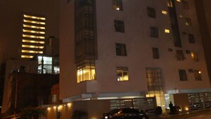Front of property - evening/night - Hotel Sunqu (Lima)