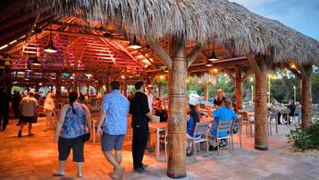 Lunch and dinner served