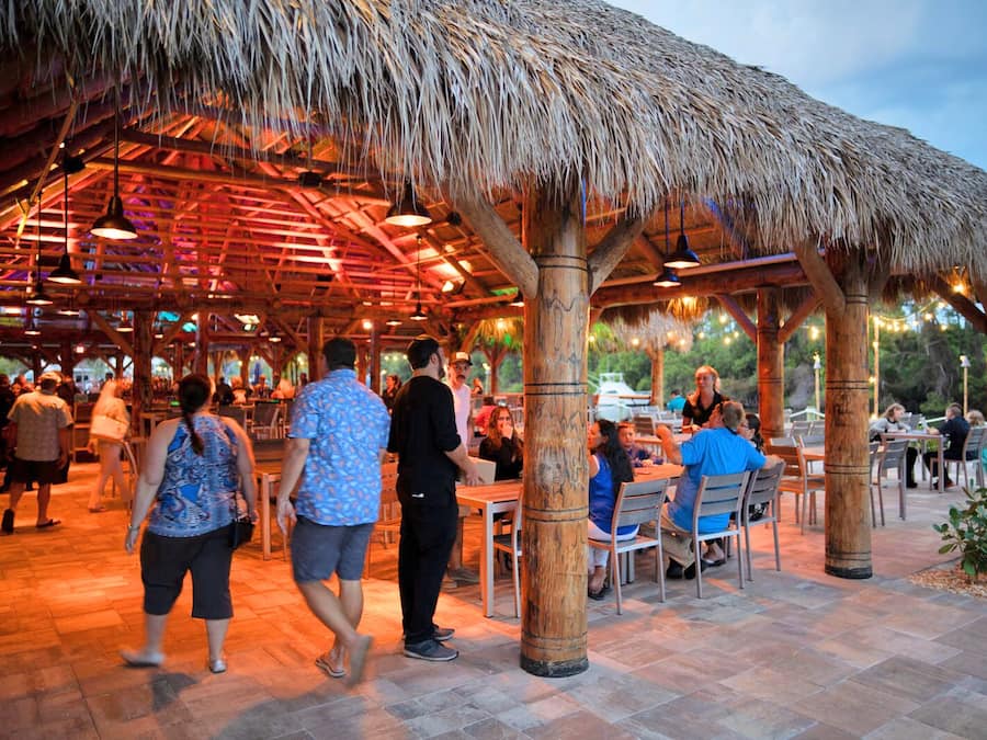 Lunch and dinner served