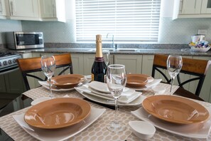 Deluxe Room, 2 Bedrooms, Pool Access, Garden View | In-room dining - The Country Club Villa I (Kingston)