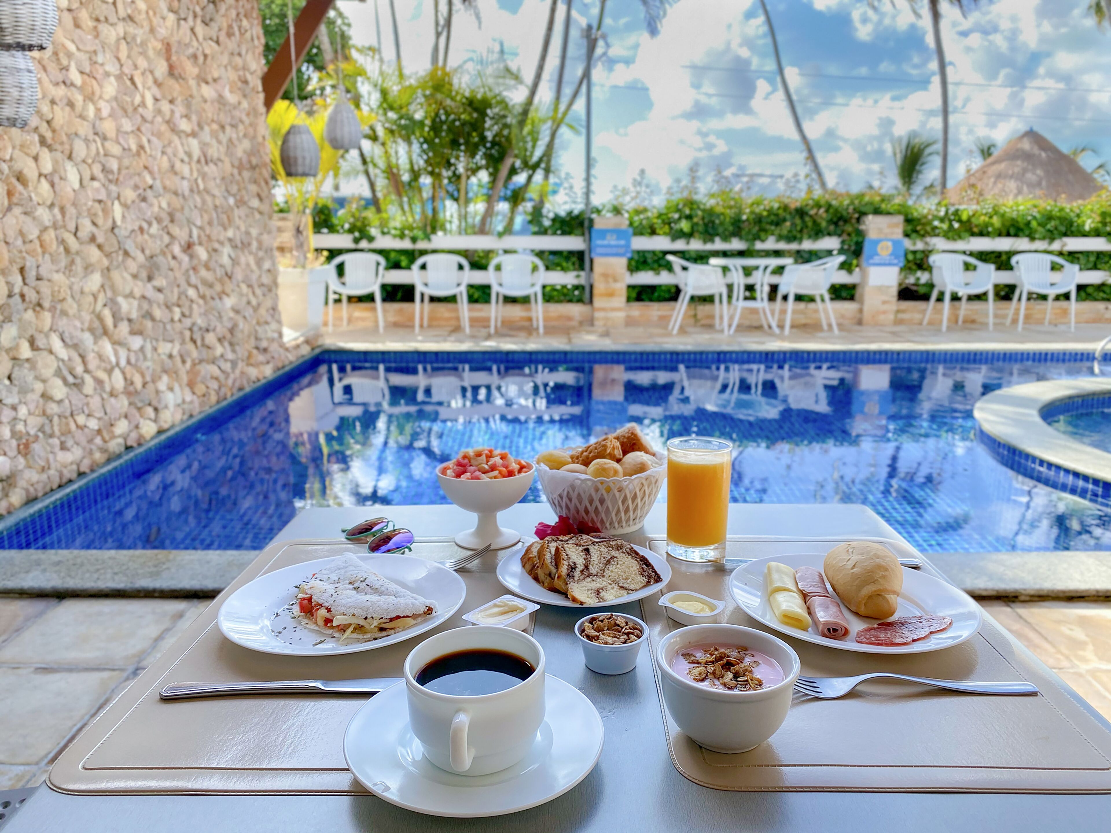 Café da manhã com buffet grátis todos os dias