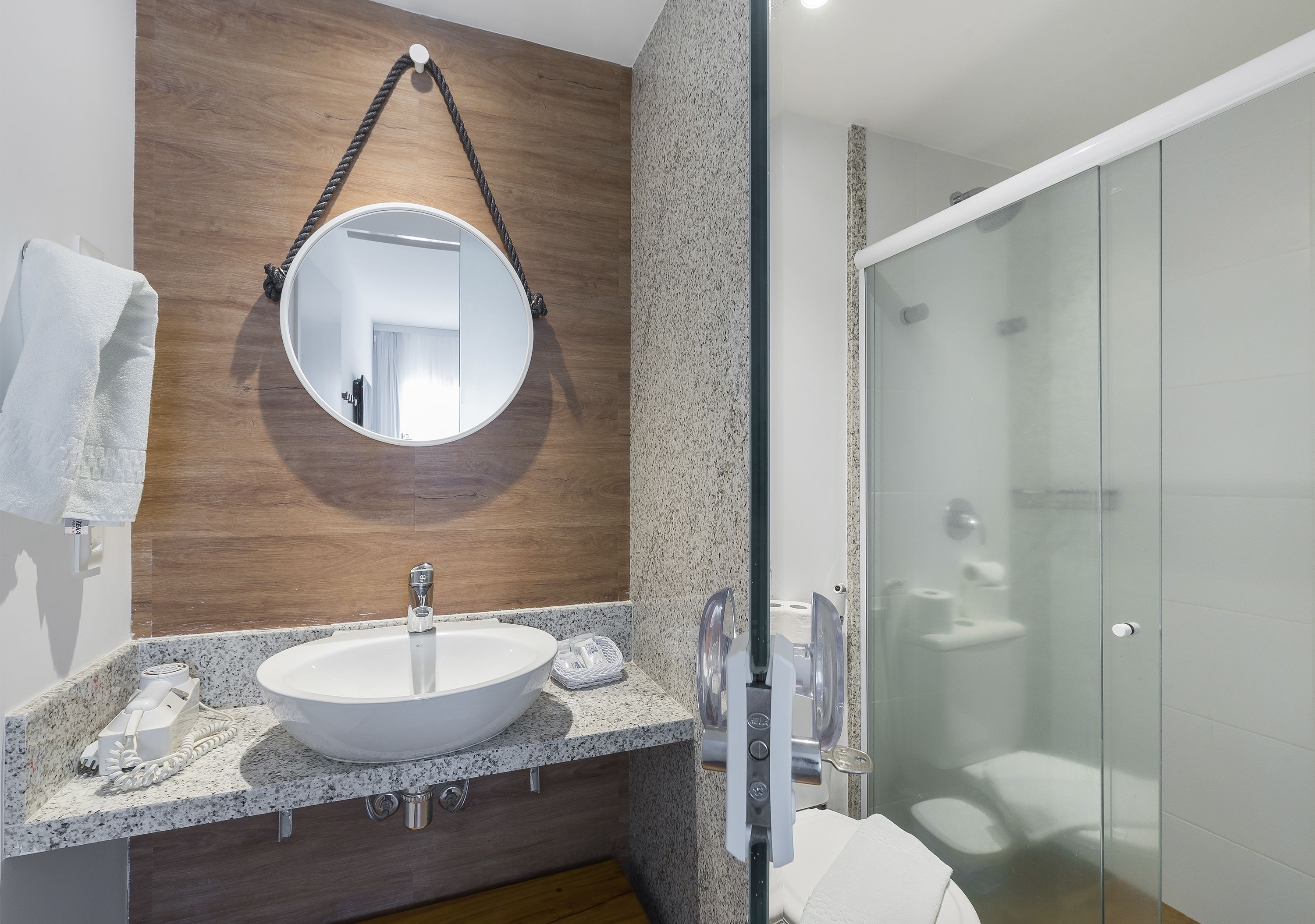 Quarto Standard | Bathroom sink