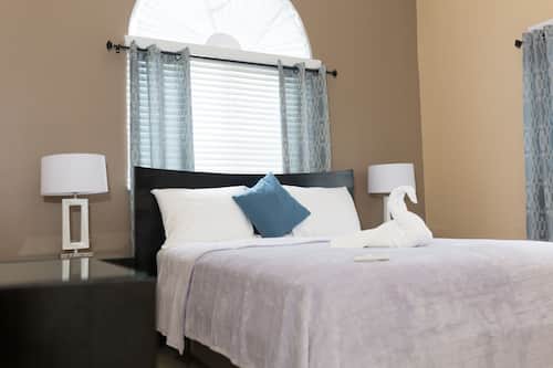Villa familiale, 2 chambres, accès à la piscine, vue sur la colline | 2 chambres, draps en coton égyptien, literie de qualité, coffre-fort