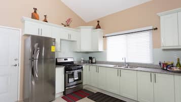 Family Villa, 2 Bedrooms, Pool Access, Hill View | Private kitchen | Full-size fridge, microwave, oven, stovetop