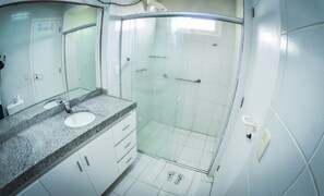 淋浴設備、免費梳洗用品、風筒、提供毛巾