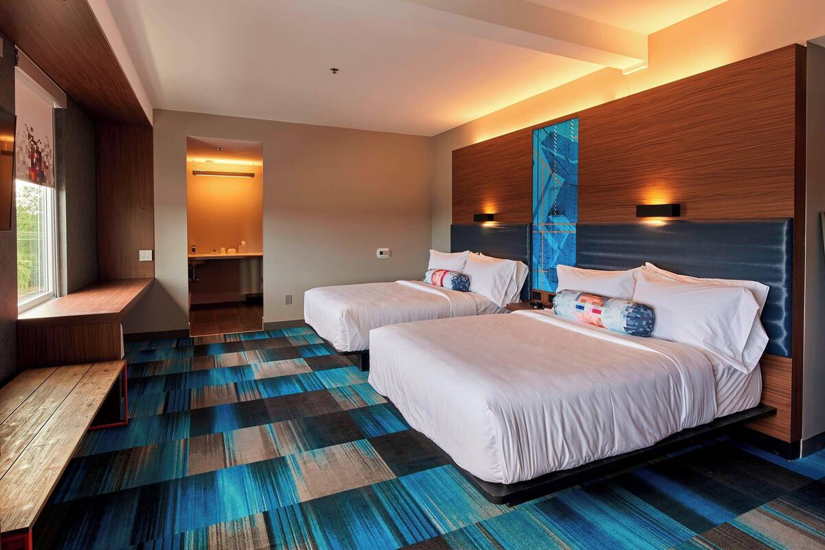 1 bedroom, premium bedding, pillow-top beds, in-room safe