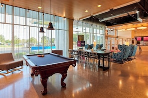 Indoor pool - Aloft Cleveland Airport (North Olmsted)