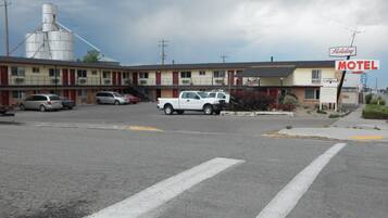 واجهة المنشأة