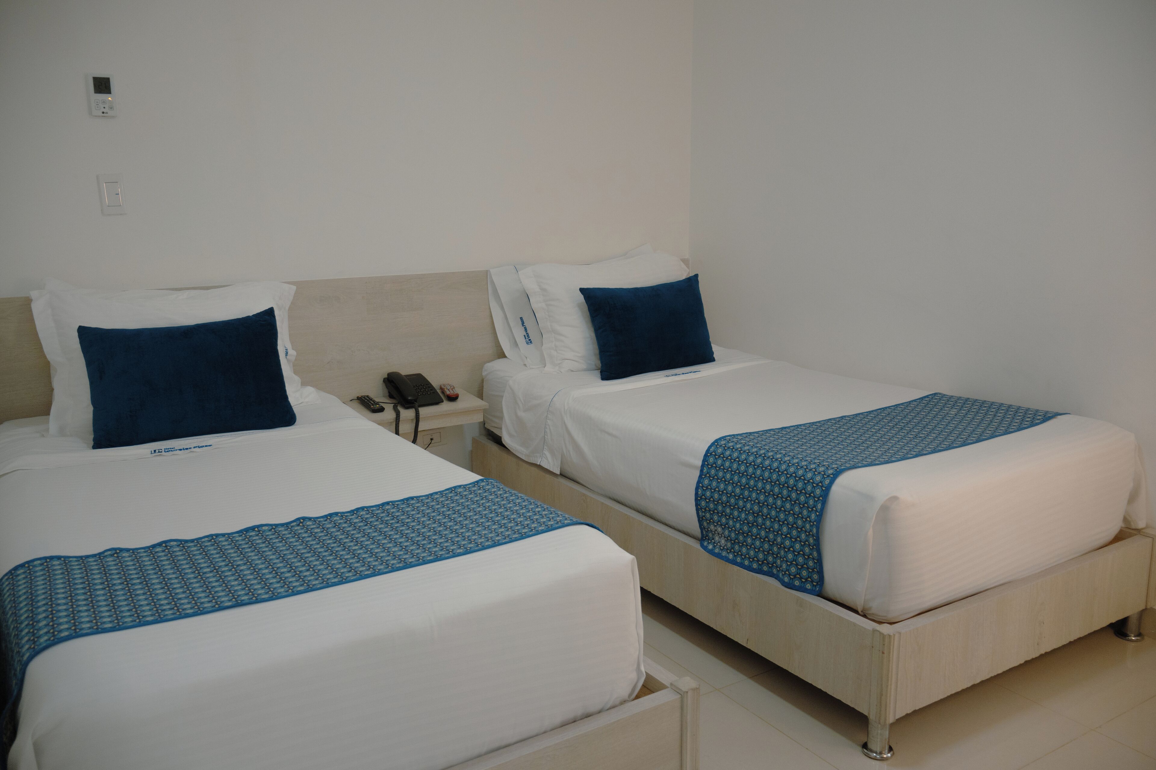 standard twin room, 2 single beds, ensuite | minibar, in-room safe, desk, blackout curtains