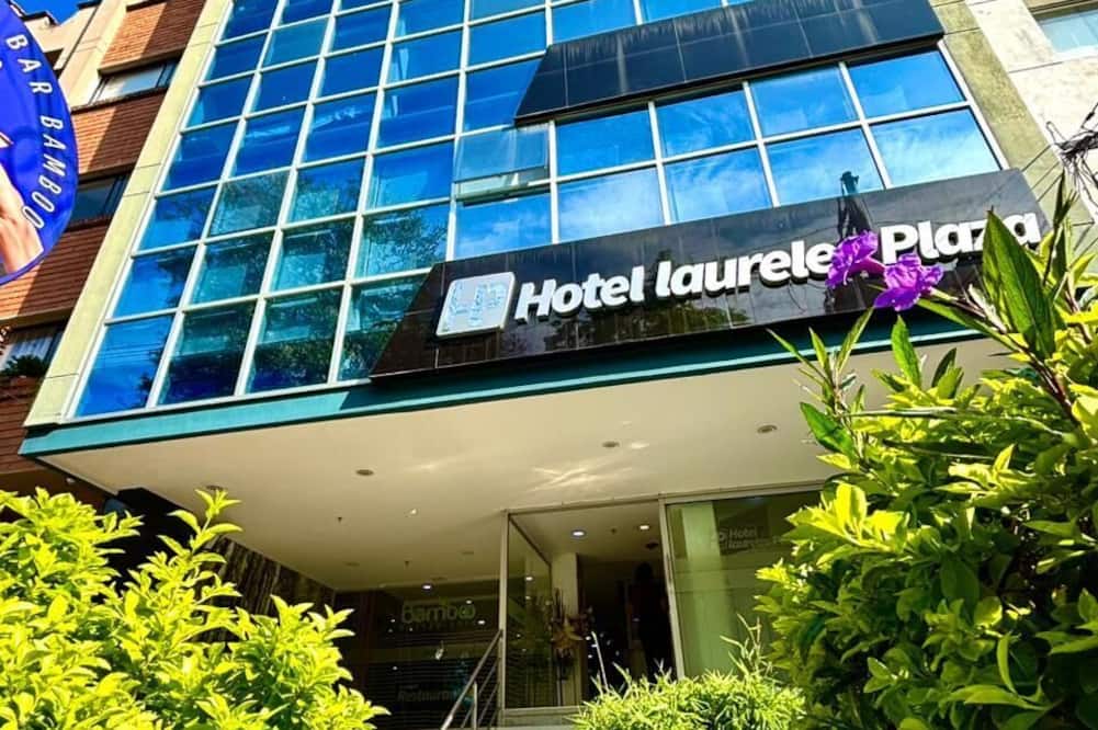 Hotel Laureles Plaza