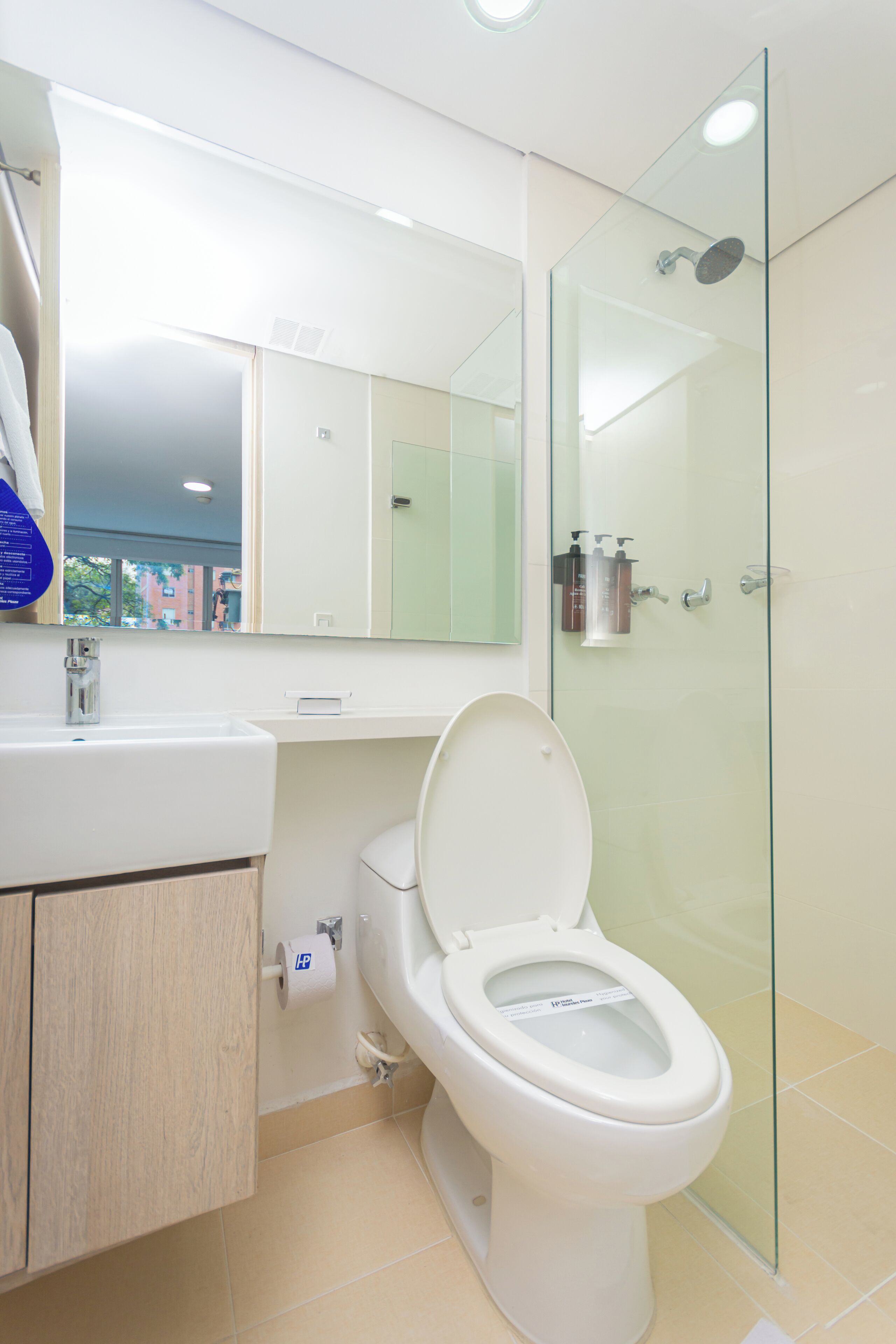 family triple room, multiple beds, ensuite | bathroom | free toiletries, hair dryer, towels