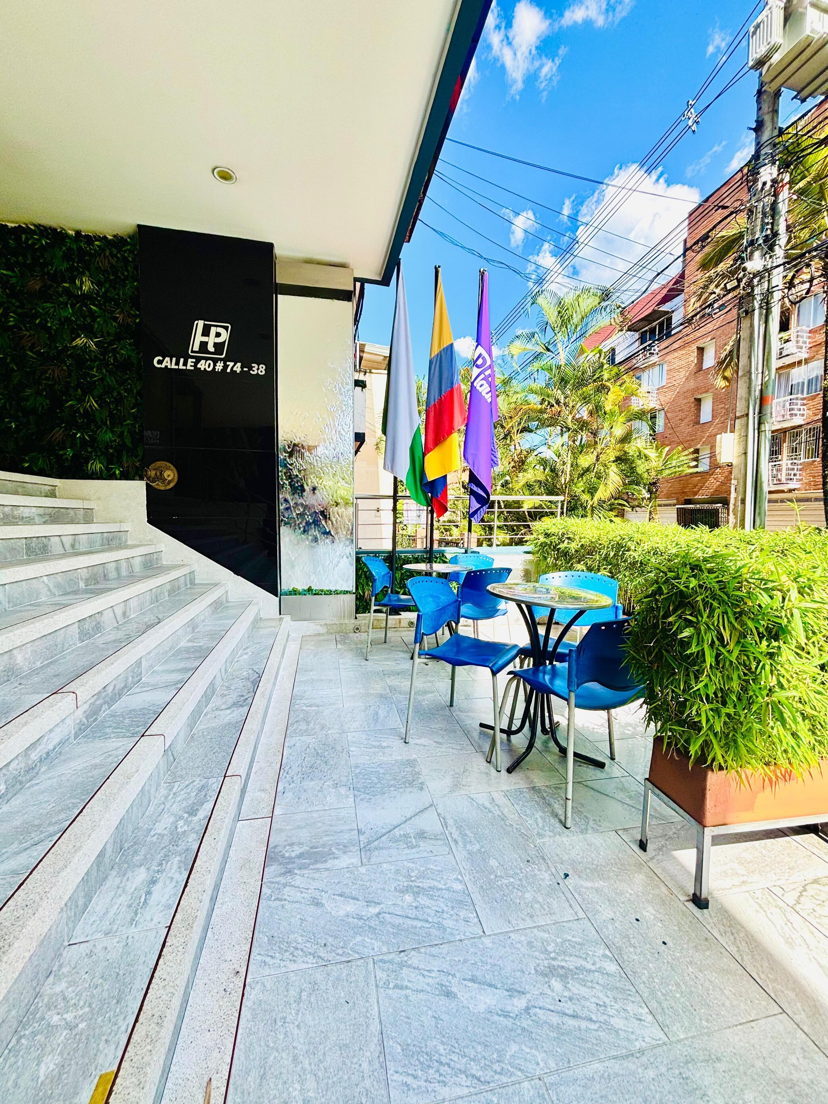 المنشأة من الخارج