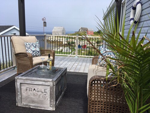 Oceanside Cottage, Spectacular Sunsets, near Peggy's Cove