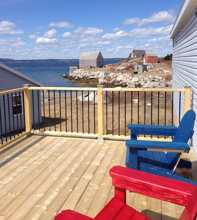 Oceanside Cottage, Spectacular Sunsets, near Peggy's Cove