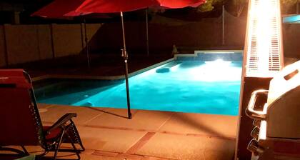 3 BR Heated Private Saltwater SUNNY Pool In/Out Stereo Speakers Prof BBQ Gril