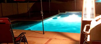 3 BR lÀmmitetty yksityinen suolaisen veden SUNNY -allas sisÀÀn- / ulos-stereokaiuttimet Prof BBQ Gril