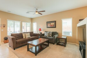 Smart TV, video game console, DVD player, books - 3 BR Heated  Private  Saltwater SUNNY Pool In/Out Stereo Speakers  Prof BBQ Gril (Maricopa)