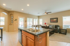 المنشأة من الداخل