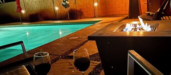 3 BR Heated  Private  Saltwater SUNNY Pool In/Out Stereo Speakers  Prof BBQ Gril