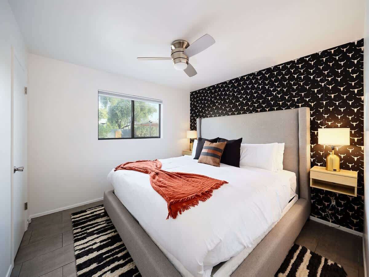 4 habitaciones, tabla de planchar con plancha, cuna de viaje y wifi 