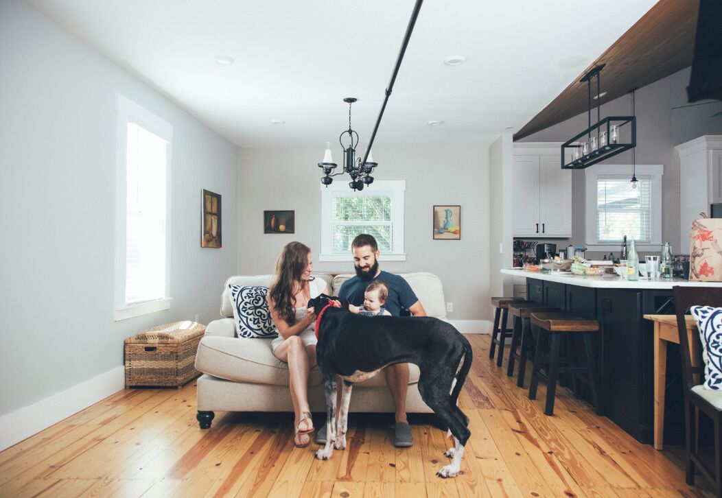 Smart TV y chimenea 