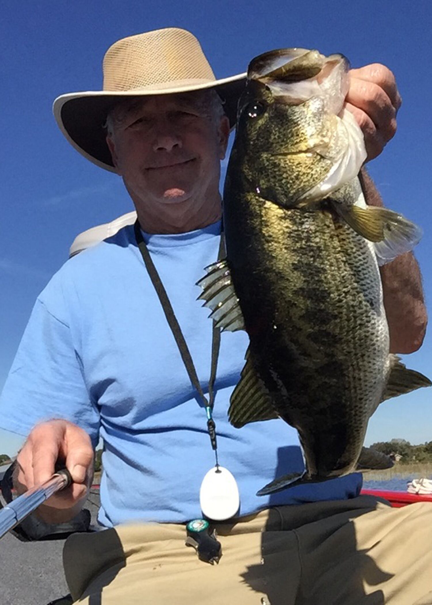  Lake Home 3/2, Monster Bass, boating, Legoland, Bok Tower, 1 hour to Disney.