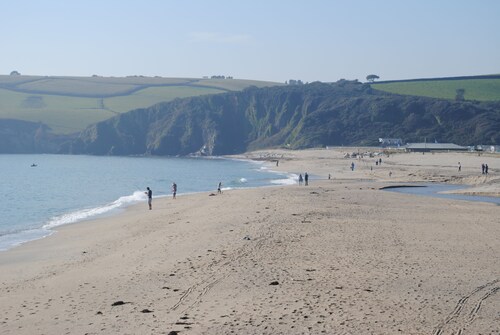 Luxurious Cornish Holiday let, 4 min stroll to Pentewan beach, village setting.