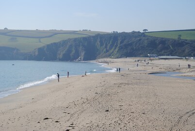 Luxurious Cornish Holiday let, 4 min stroll to Pentewan beach, village setting.