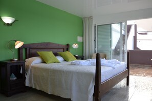 1 habitación, tabla de planchar con plancha, wifi y ropa de cama 