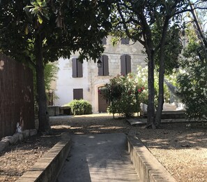 Enceinte de l’hébergement