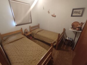 3 chambres, fer et planche à repasser, accès au Wi-Fi (inclus)