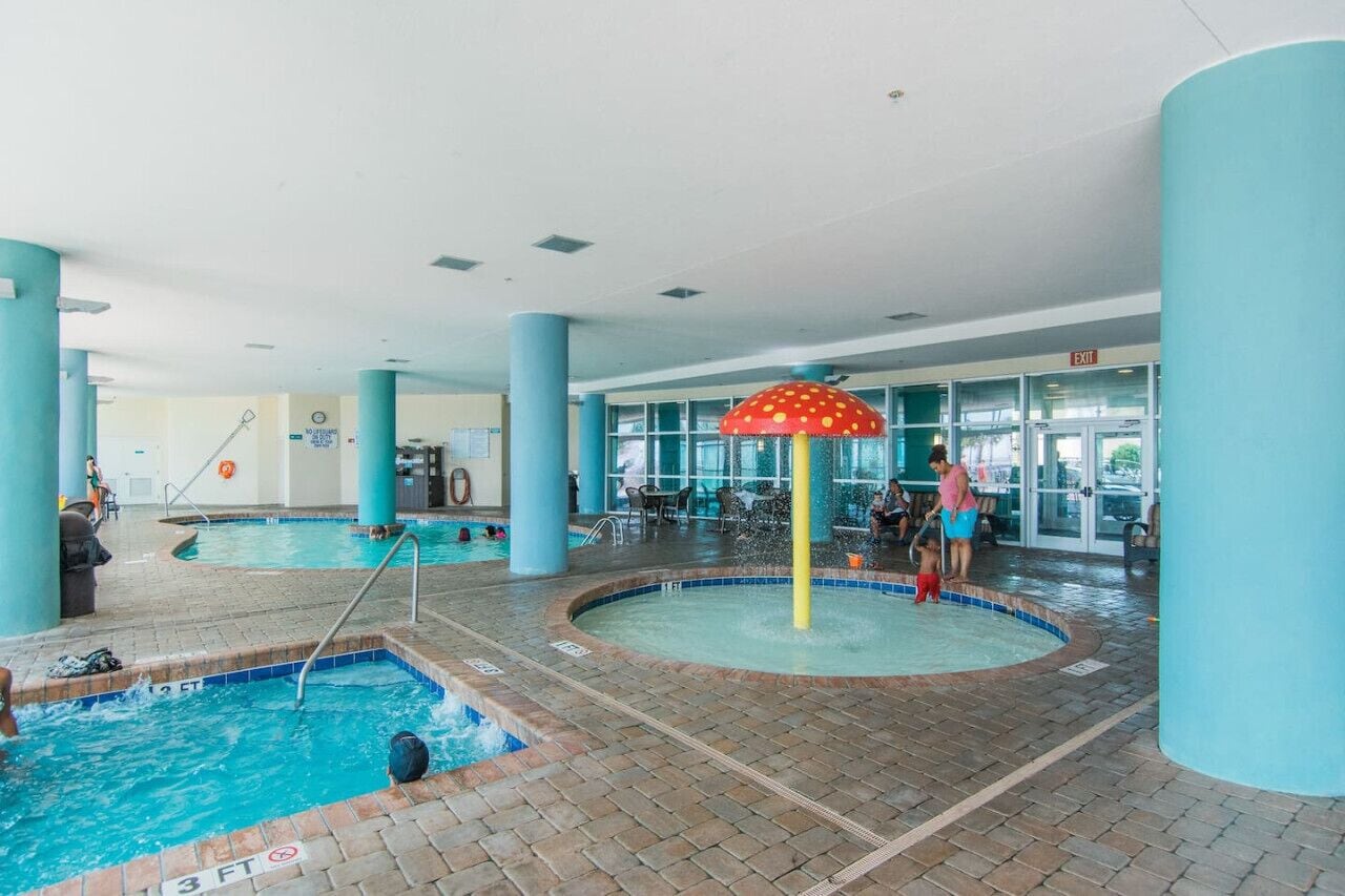 Piscina coperta, una piscina riscaldata