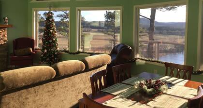 Gorgeous RiverBluff View of the White River + WIFI