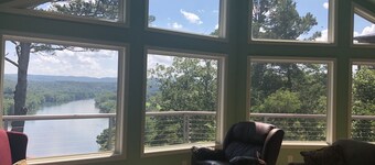 Gorgeous RiverBluff View of the White River + WIFI