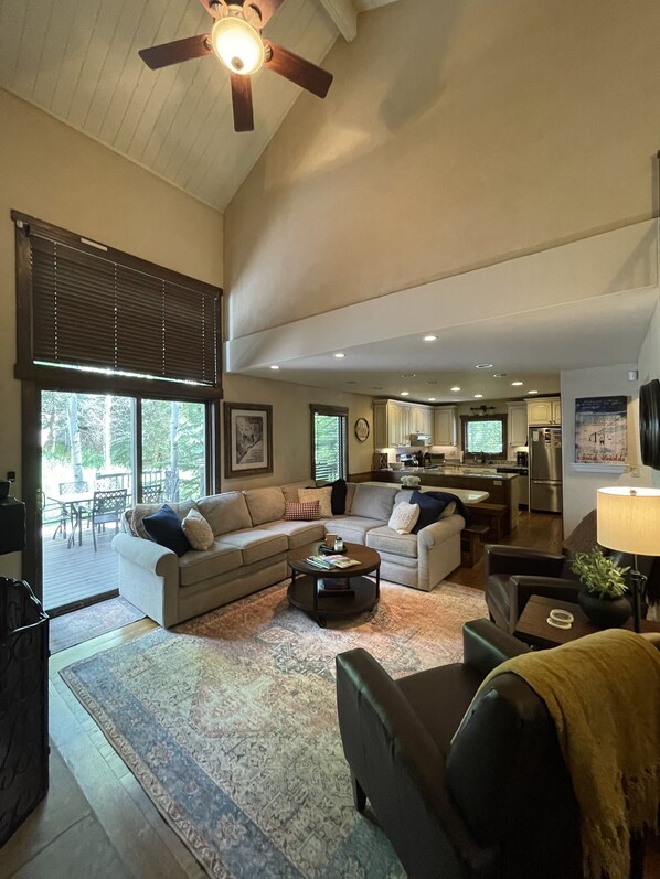 Smart TV, fireplace, DVD player, books