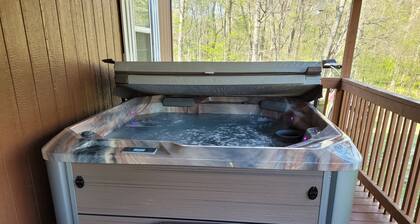 Elinikäiset muistot, WIFI, poreallas, tulipalo, kaasugrilli, syöttötuoli, lintujen tarkkailu