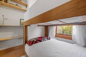 4 habitaciones, escritorio, tabla de planchar con plancha y wifi gratis