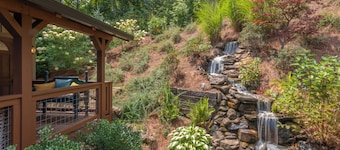 Train Caboose w/ Upscale Amenities Minutes to Waynesville & Asheville