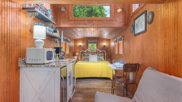 1 chambre, fer et planche Ă repasser, Wi-Fi gratuit, draps fournis