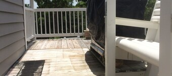 Charming Getaway 3 miles to Carolina Beach & State Park, Close to Restaurants 