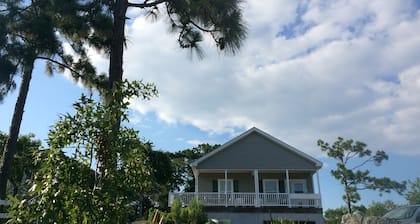 Viehättävä lomapaikka 3 km: n päässä Beach & State Parkista, lähellä ravintoloita ja kauppoja