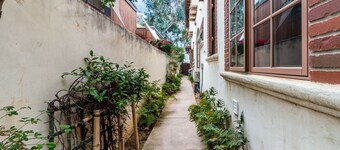 Charmig, elegant, lyx, gå till Moonlight Beach & Downtown