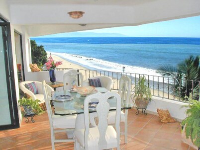 !!BEACHFRONT IN THE CITY CENTER! SPECIAL!! MAY 2026 SPECIAL - ONLY 225/NT!!