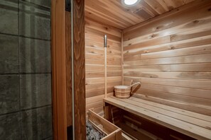 Sauna - Beautiful house and private apartment, hot tub & sauna, 6 miles from Hood River! (White Salmon)