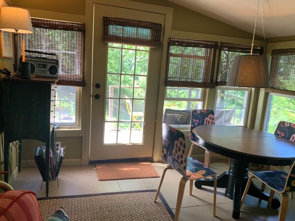 Dining - Rustic, Artsy & Cozy Getaway Cabin in Laurel Highlands- minutes from Ligonier  (Ligonier)