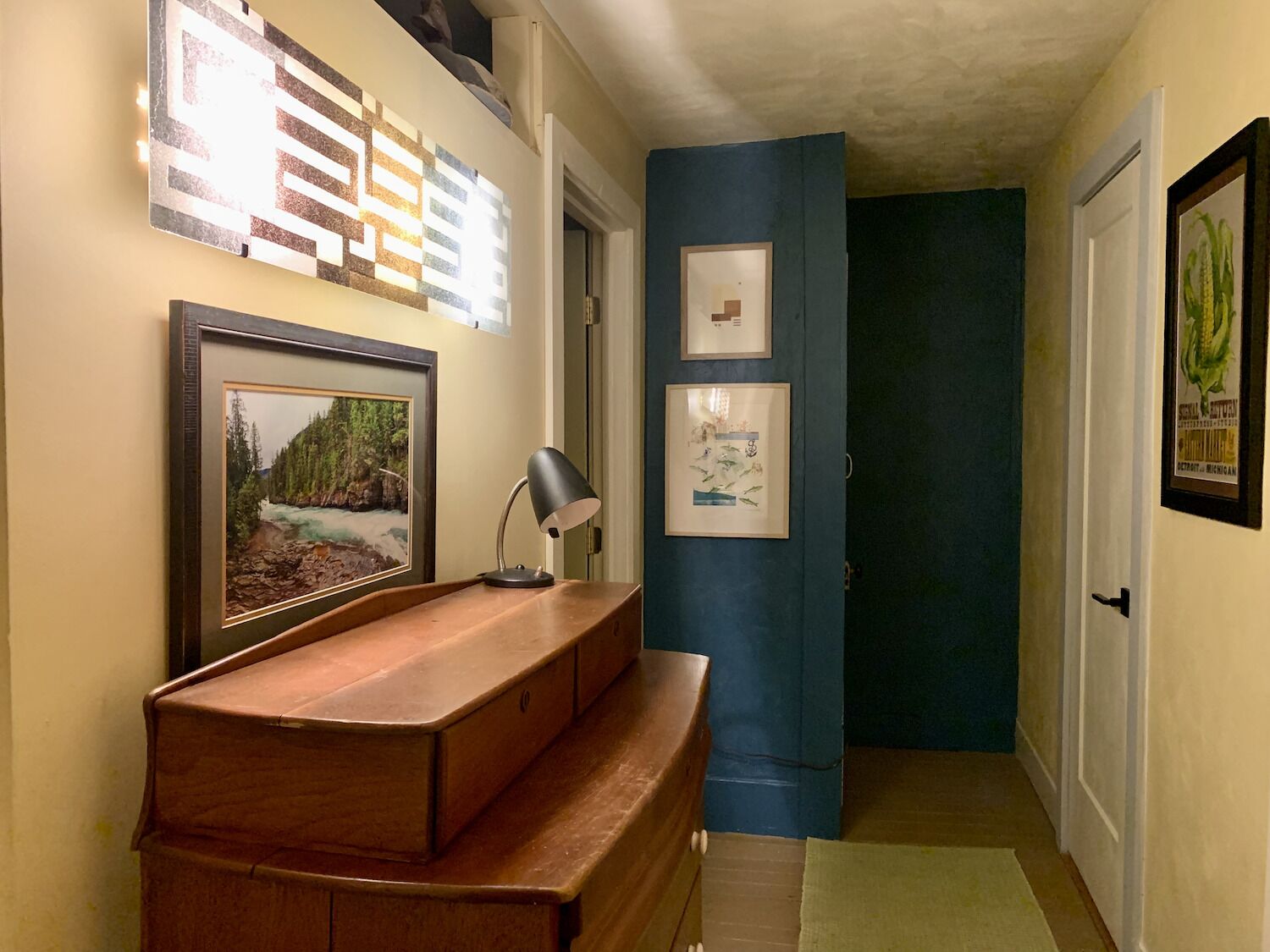 Upstairs foyer entrance. New Bathroom and both bedrooms here. Welcome.
