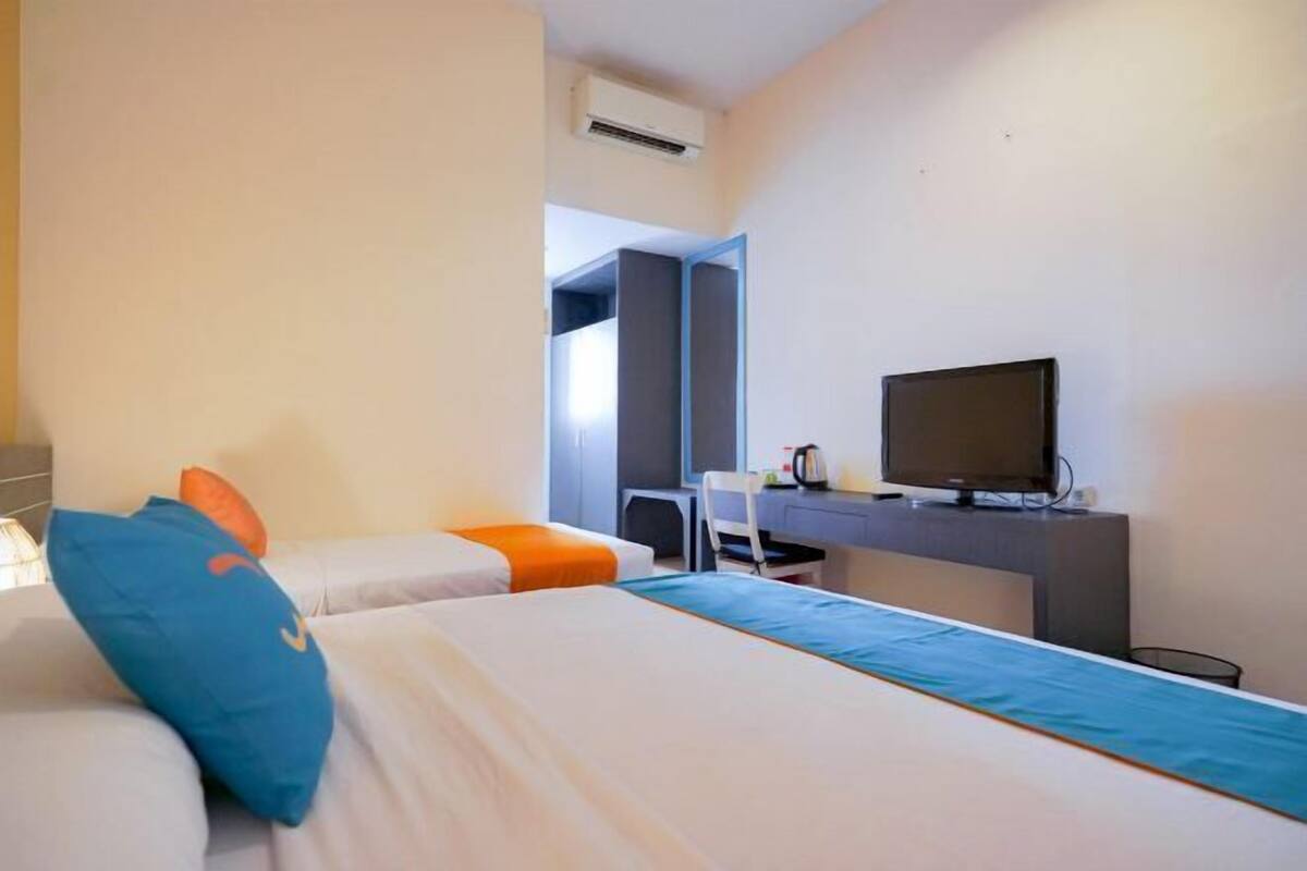 1 bedroom, in-room safe, desk, iron/ironing board