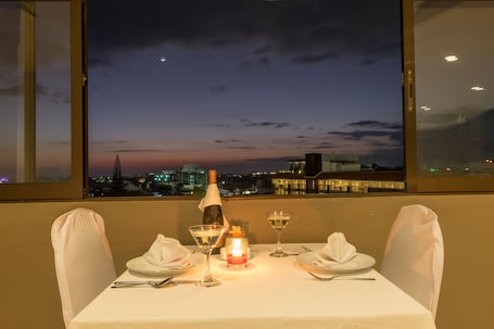3 restaurants; breakfast, lunch, and dinner served. Sunset Point Hotel Seminyak